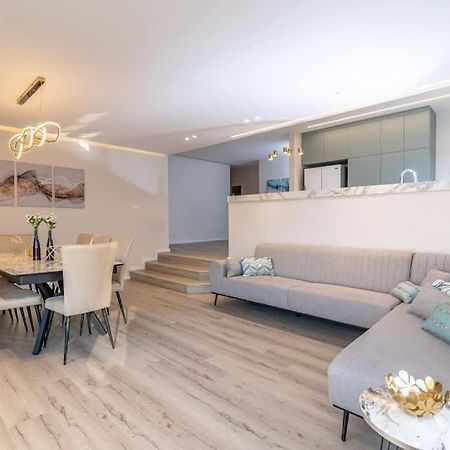 L.T.D Luxury Apartments 4 Bedroom Panoramic View 提比里亞 外观 照片