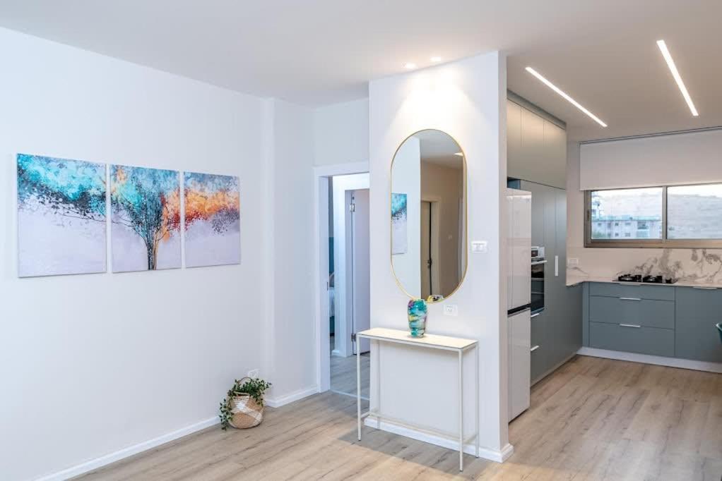 L.T.D Luxury Apartments 4 Bedroom Panoramic View 提比里亞 外观 照片